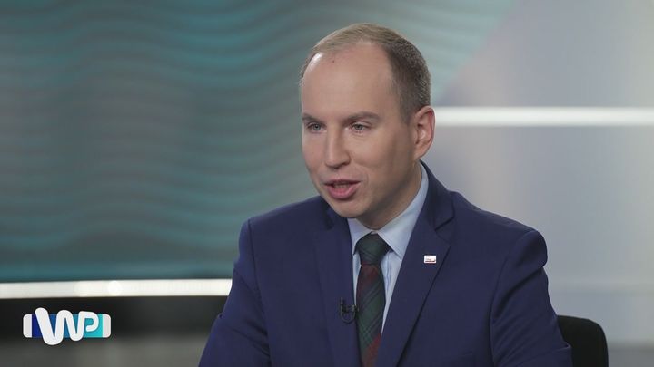 wiadomości,aktualności,WP Wiadomości Wyciekł instruktaż dla Nawrockiego w USA. Andruszkiewicz mówi, skąd był przeciek