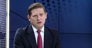 Dostał nagrodę, musiał przekazać na Caritas. Padło pytanie, czy Bartosz Kownacki czuje się "frajerem"