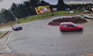 Pościg w Skarżysku. Uderzył w inne auto. Mógł się zdziwić