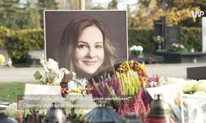 Morze kwiatów, zniczy, pamiątek. Tak wygląda grób Joanny Kołaczkowskiej