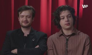 Klasa czy obciach? Sikorski i Burkiewicz mówią o serialach, kalesonach i... Eurowizji