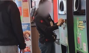 Próbował zwrócić butelki w Kauflandzie. To zastał na miejscu