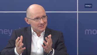 Żabka stawia na seniorów. Coraz częściej emeryci otwierają sklepy