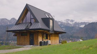 Energooszczędny dom modułowy na Podhalu. 100 mkw. za 350 tys. zł z widokiem na Giewont