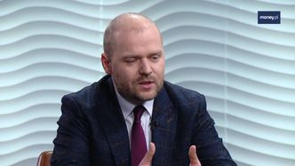 Zasiłek opiekuńczy dla dzieci starszych? Wiceminister tłumaczy