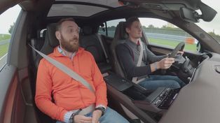 Pierwsza jazda: Tak jeździ 1000 KM po torze i w terenie. Na prawym fotelu w elektrycznym Porsche Cayenne