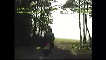 18-latek bez prawa jazdy uciekał przed policją. Zobacz, gdzie wjechał