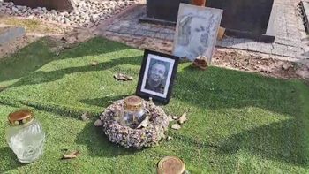 Smutny widok na grobie Stanisława Sojki. Wciąż nie ma pomnika