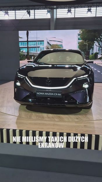 Wideo: nowa Mazda CX-6e. 26-calowy ekran zrywa z tradycją