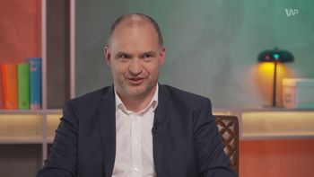 Błędy młodych inwestorów. "Zakochanie w spółce to prosta droga do strat"