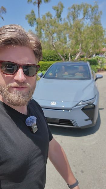 Wideo: wnętrze nowego Lexusa ES