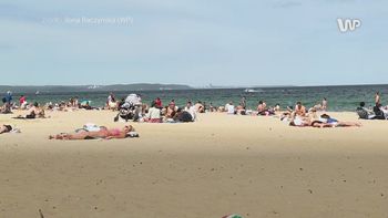 26 stopni i tłumy jak w środku lata. Wideo z plaży