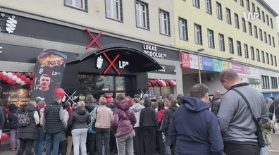 Tłumy ruszyły po kebaby Podolskiego. Byliśmy na otwarciu