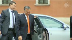 Stabilizator chroniący nogę Tuska rozbawił Orbana