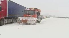 Zakopianka pod śniegiem. Tiry stanęły na drodze