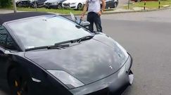 Krzysztof Rutkowski w czarnym Lamborghini