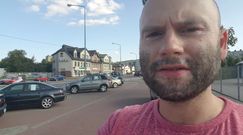 Stawianie samochodów na sprzedaż na publicznych parkingach. Praktyka małych miast