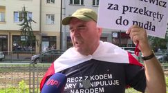 Zwolennicy i przeciwnicy Tuska przed prokuraturą