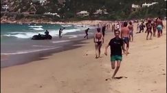 Ziemia obiecana... Łódź z migrantami na plaży w południowej Hiszpanii