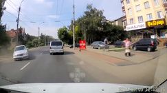 #dziejesiewmoto: O włos od potrącenia pieszej na przejściu i dachowanie po wymuszeniu pierwszeństwa 