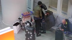 Janiak przepakowuje walizki na lotnisku