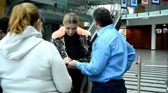 Halina Mlynkova rozdaje autografy w futrze pod TVP