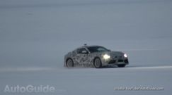 #dziejesiewmoto: nietypowy skok motocyklem, o włos od wypadku i nowa Toyota Supra