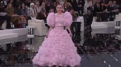 Lily-Rose Depp, Bella Hadid i Kendall Jenner idą w pokazie Chanel