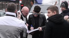 Kwiatkowski zostawia auto pod zakazem parkowania