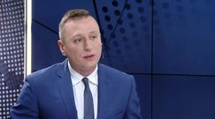 "Normalny obywatel" i "wódz". Brejza porównał wejścia Tuska i Kaczyńskiego do sądu