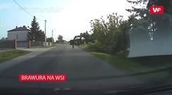 Brawura na wsi. Omal nie potrącił rowerzystów
