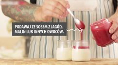 Panna cotta z sosem jagodowym. Słodkości na lato