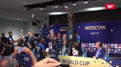 Szalone sceny na konferencji trenera reprezentacji Francji. Dziennikarze zostali oblani szampanem