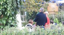 Stylowa Zielińska na jesiennym spacerze z synami i mężem