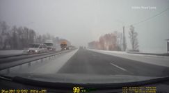 Kierowca zaskoczony zmianą nawierzchni ląduje w rowie