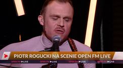 Rogucki w studiu Open FM śpiewa utwór z swojej solowej płyty