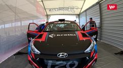 Najostrzejszy Hyundai na torze wyścigowym. Strzela płomieniami i wchodzi bokiem w zakręty 