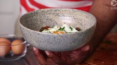 Duszona soczewica w sosie pomidorowym z jajkiem sadzonym