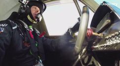 W jaki sposób chroniony jest kierowca wyczynowego samochodu?