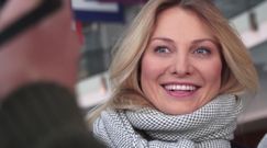 Zaspana Joanna Moro pozuje do zdjęć pod "Pytaniem na śniadanie"