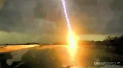 Piorun prawie uderzył w radiowóz