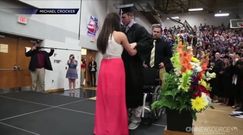 Sparaliżowany student wstał z wózka