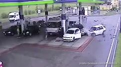 #dziejesiewmoto: wypadek na stacji benzynowej