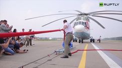 Strongman przeciągnął 28-tonowy helikopter
