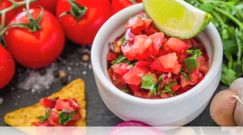 Przepis na chłodnik meksykański z salsą pomidorową