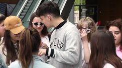 Zakochani Sylwia Przybysz i JDabrowsky poświęcają czas tłumom fanów