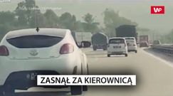 Zasnął za kierownicą. Zobacz nagranie kierowcy