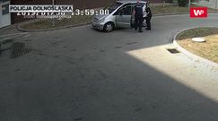 Pod eskortą do szpitala. Nagranie z Polkowic