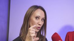 Anna Nowak-Ibisz podnieca się urządzeniem do mierzenia stopy