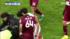 #dziejesiewsporcie: Przerażający upadek piłkarza z Korei